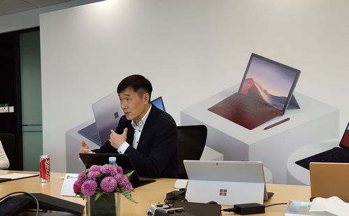对话微软邹作基 云与AI双轮驱动硬件创新，商用Surface构建独立销售体系